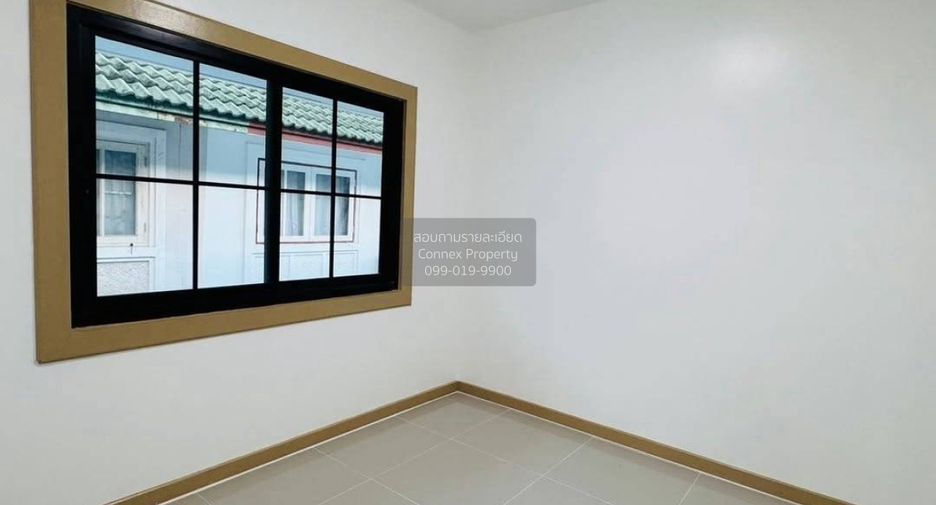 For sale 3 bedrooms townhouse in Mueang Samut Prakan, Samut Prakan