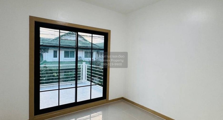 For sale 3 bedrooms townhouse in Mueang Samut Prakan, Samut Prakan