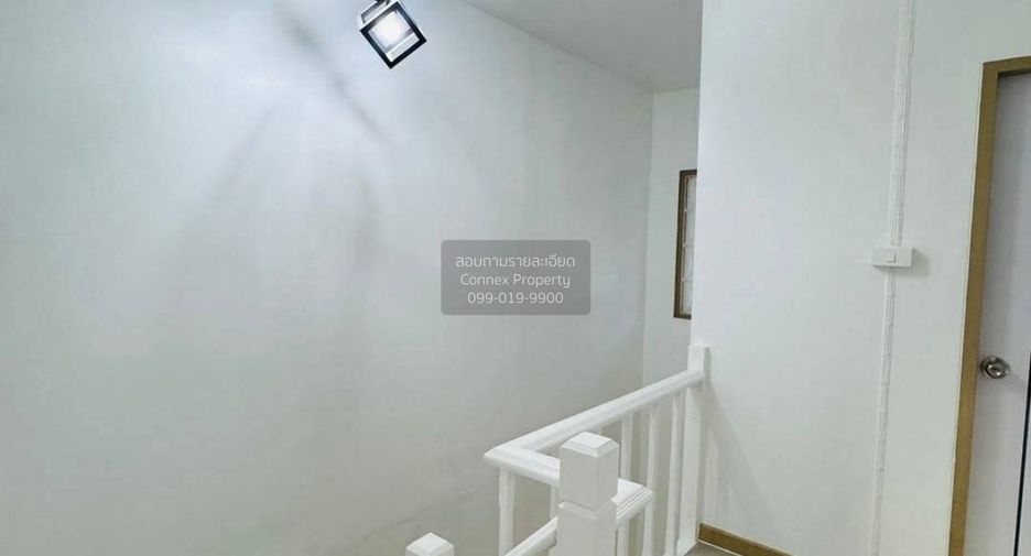 For sale 3 bedrooms townhouse in Mueang Samut Prakan, Samut Prakan