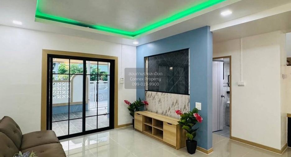 For sale 3 bedrooms townhouse in Mueang Samut Prakan, Samut Prakan
