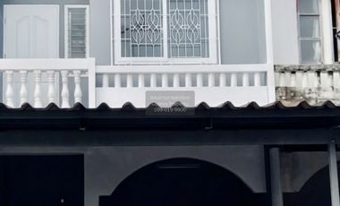 Casa adosada en venta de 2 habitaciones en Min Buri, Bangkok