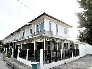 À vendre 3 chambres maison de ville à Bang Kruai, Nonthaburi