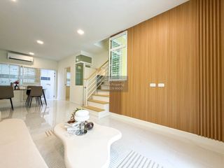 Casa adosada en venta de 4 habitaciones en Mueang Nonthaburi, Nonthaburi