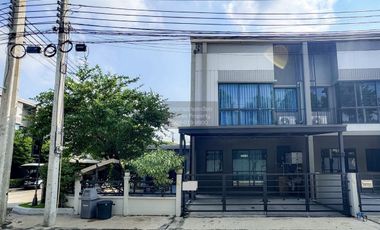 À vendre 2 chambres maison de ville à Bang Bua Thong, Nonthaburi