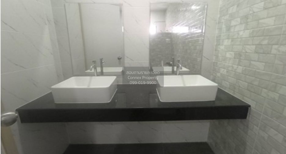 For sale 4 ベッドルーム house in Phanat Nikhom, Chonburi