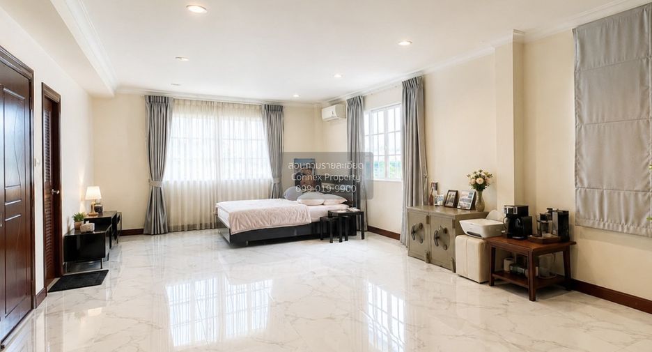 For sale 5 bedrooms house in Phasi Charoen, Bangkok