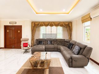 For sale 5 bedrooms house in Phasi Charoen, Bangkok