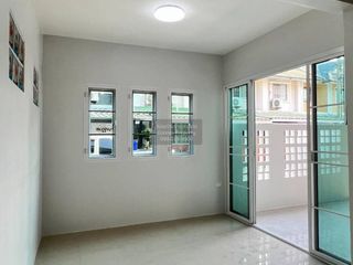 Casa adosada en venta de 4 habitaciones en Bang Bua Thong, Nonthaburi