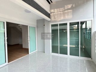 Casa adosada en venta de 4 habitaciones en Bang Bua Thong, Nonthaburi