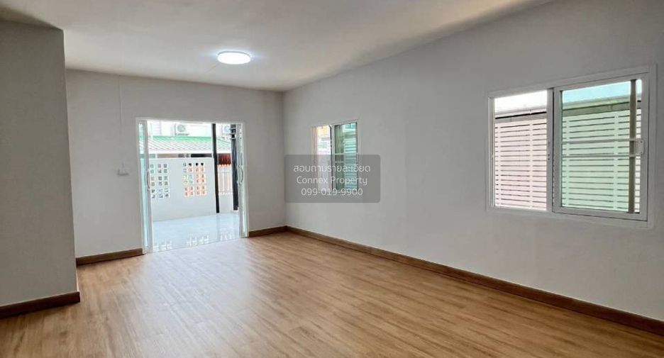Reihenhaus zum Kauf mit 4 Zimmer in Bang Bua Thong, Nonthaburi