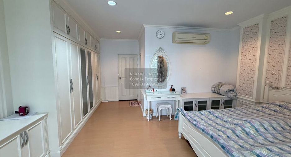 À vendre 3 chambres maison de ville à Phasi Charoen, Bangkok