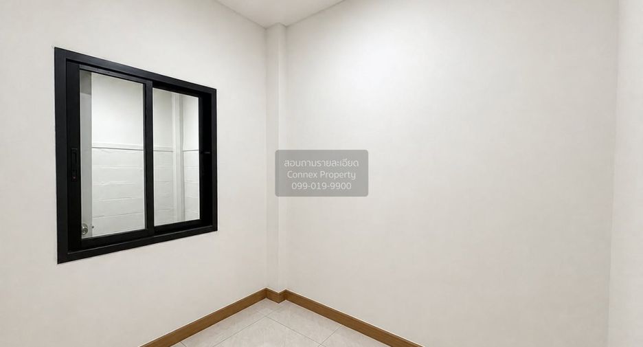 For sale 3 bedrooms townhouse in Krathum Baen, Samut Sakhon