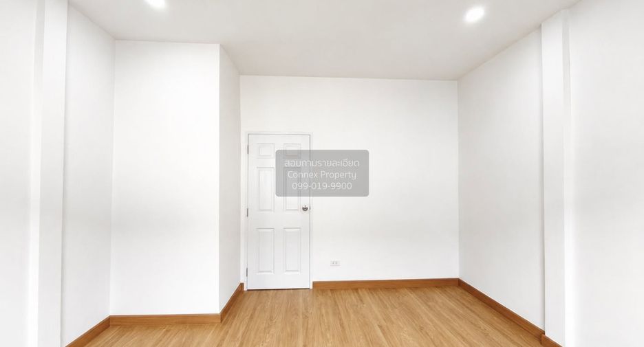 For sale 3 bedrooms townhouse in Krathum Baen, Samut Sakhon