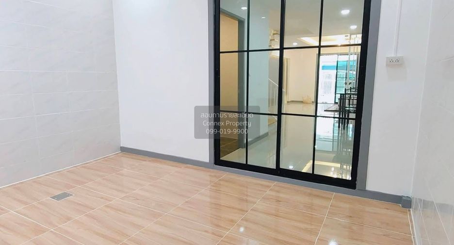 出售 3 卧室 联排别墅 在 Sam Khok, Pathum Thani