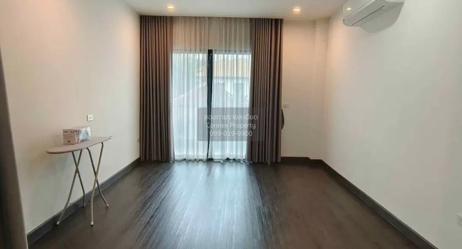 出售 4 卧室 独立屋 在 Watthana, 曼谷