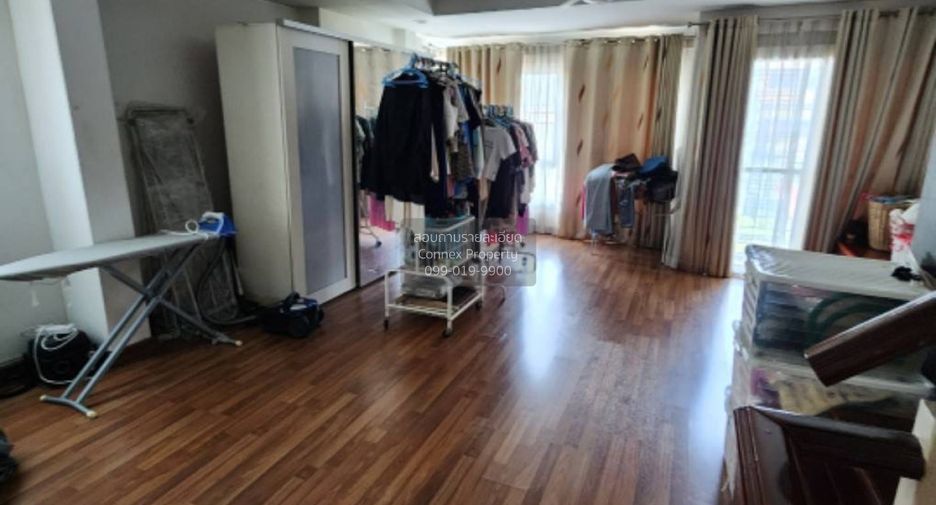 出售 3 卧室 联排别墅 在 Chatuchak, 曼谷
