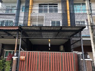 出售 3 卧室 联排别墅 在 Chatuchak, 曼谷