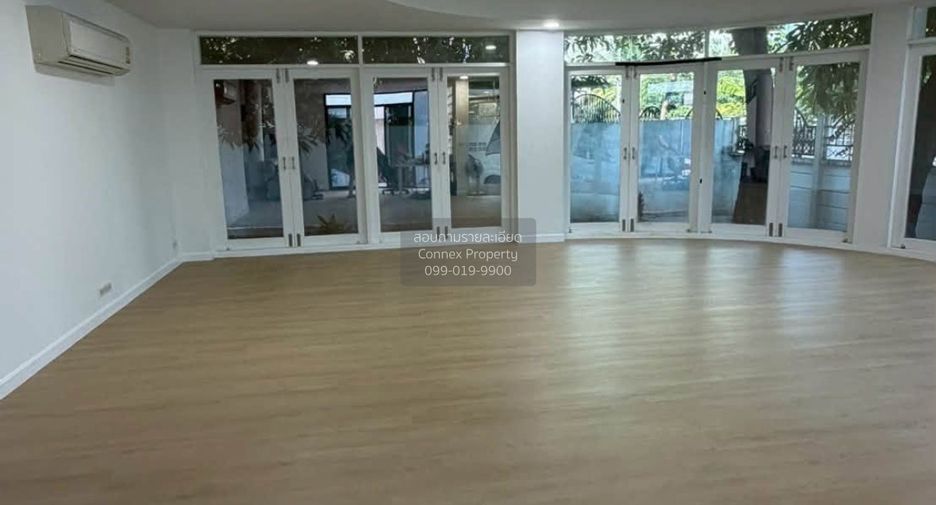For sale 5 ベッドルーム house in Wang Thonglang, Bangkok