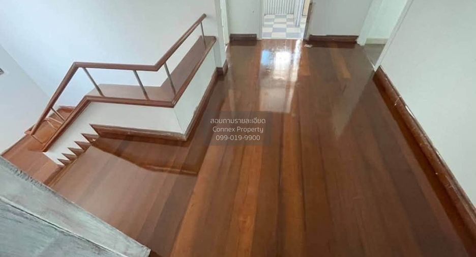 For sale 5 ベッドルーム house in Wang Thonglang, Bangkok
