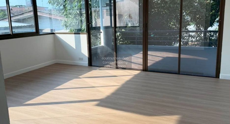 For sale 5 ベッドルーム house in Wang Thonglang, Bangkok
