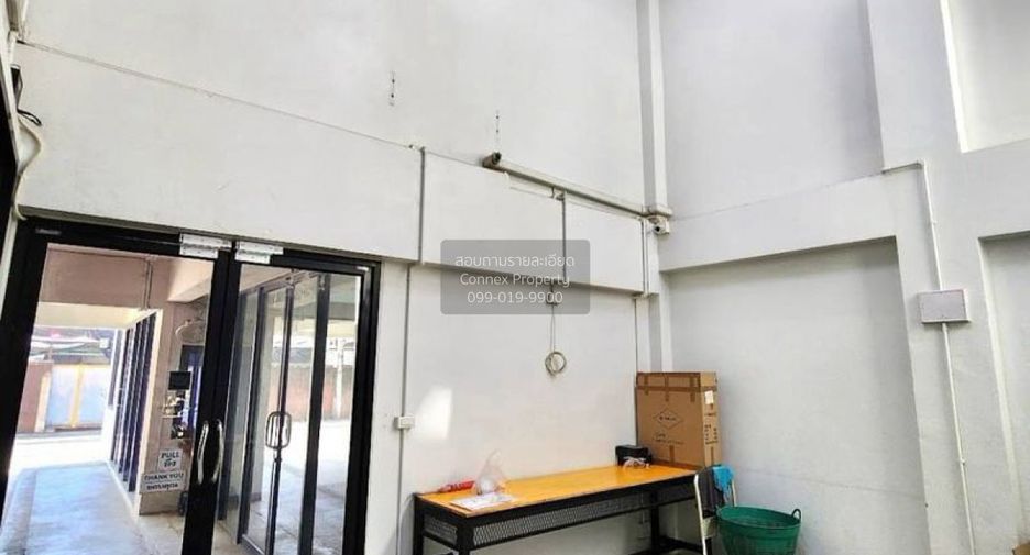À vendre 1 chambre bureau à Huai Khwang, Bangkok