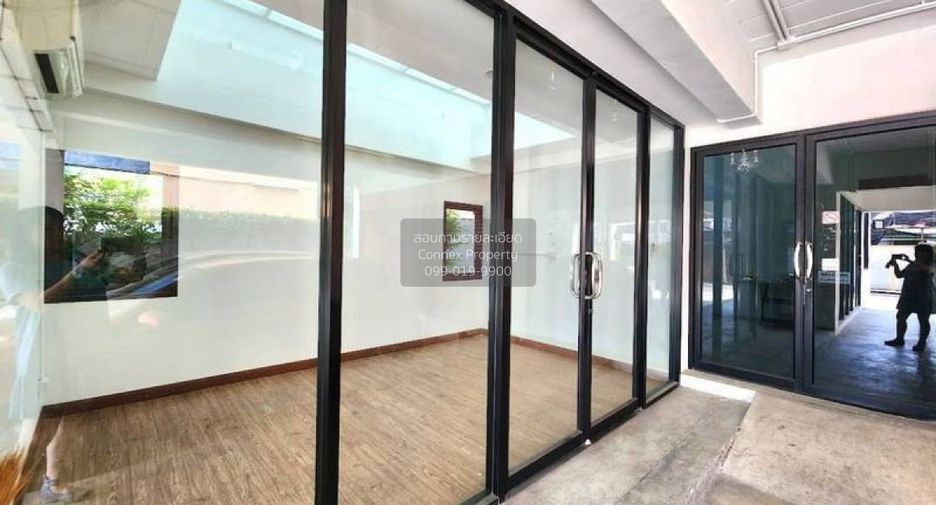 À vendre 1 chambre bureau à Huai Khwang, Bangkok