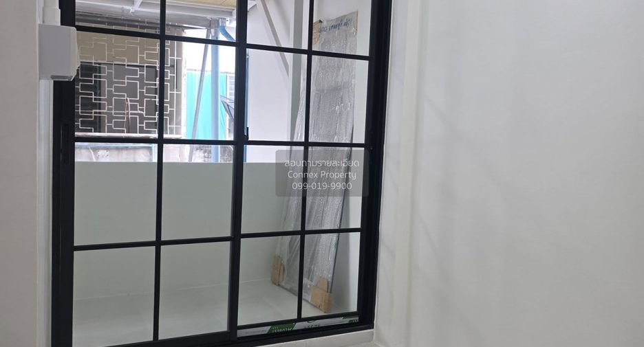 Casa adosada en venta de 3 habitaciones en Thung Khru, Bangkok