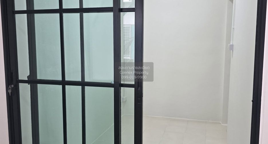 Casa adosada en venta de 3 habitaciones en Thung Khru, Bangkok
