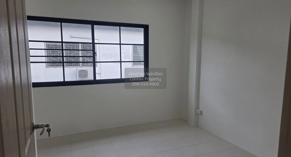 Casa adosada en venta de 3 habitaciones en Thung Khru, Bangkok