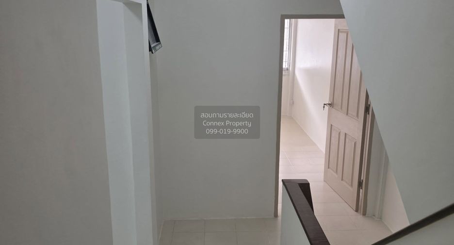 Casa adosada en venta de 3 habitaciones en Thung Khru, Bangkok