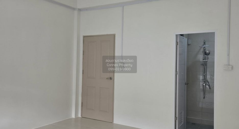 Casa adosada en venta de 3 habitaciones en Thung Khru, Bangkok