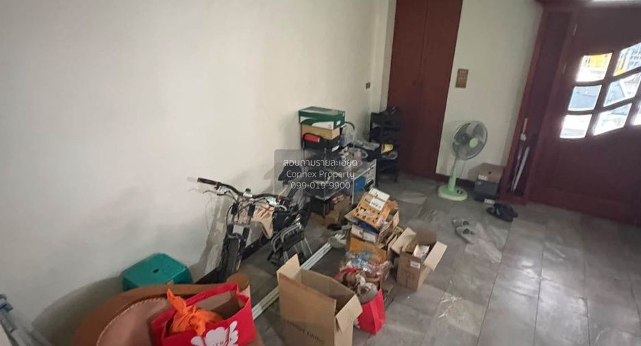 出售 4 卧室 联排别墅 在 Chatuchak, 曼谷