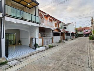 出售 3 卧室 联排别墅 在 Sai Noi, Nonthaburi