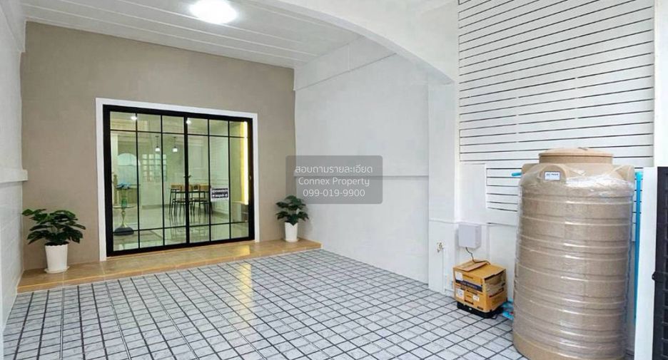 出售 3 卧室 联排别墅 在 Sai Noi, Nonthaburi