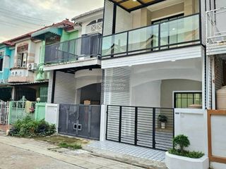 出售 3 卧室 联排别墅 在 Sai Noi, Nonthaburi