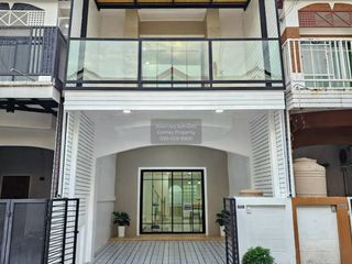 出售 3 卧室 联排别墅 在 Sai Noi, Nonthaburi