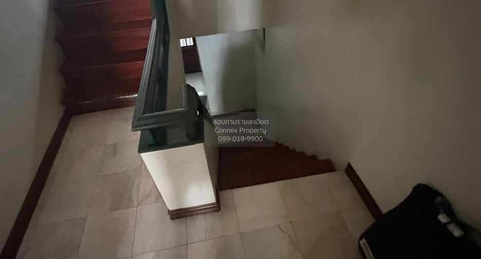 出售 4 卧室 联排别墅 在 Chatuchak, 曼谷