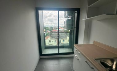 出售 1 卧室 公寓 在 Huai Khwang, 曼谷