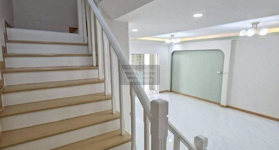 出售 3 卧室 联排别墅 在 Sai Noi, Nonthaburi