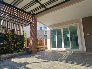 Reihenhaus zum Kauf mit 4 Zimmer in Khlong Sam Wa, Bangkok