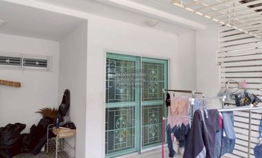 À vendre 3 chambres maison de ville à Nong Khaem, Bangkok