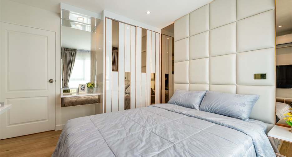 For sale 3 bedrooms condo in Huai Khwang, Bangkok