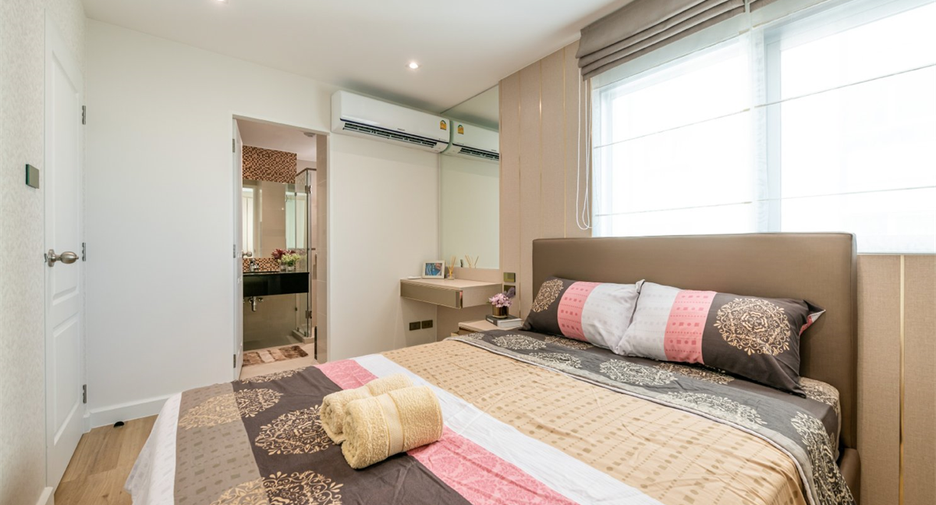 For sale 3 bedrooms condo in Huai Khwang, Bangkok