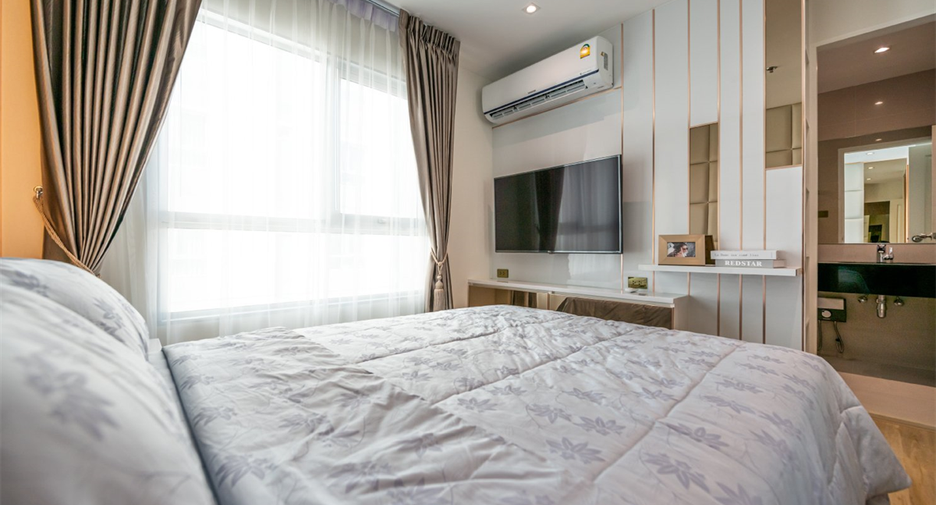 For sale 3 bedrooms condo in Huai Khwang, Bangkok