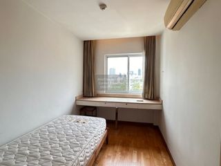 Аренда 3 спальни кондо в Пхра Кханонг, Бангкок