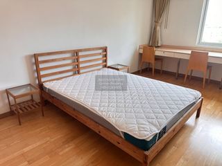 Аренда 3 спальни кондо в Пхра Кханонг, Бангкок