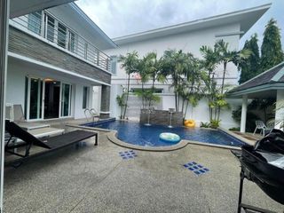 For rent 3 bedrooms villa in Mueang Phuket, Phuket