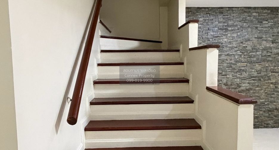 For rent 4 ベッドルーム townhouse in Bang Khen, Bangkok