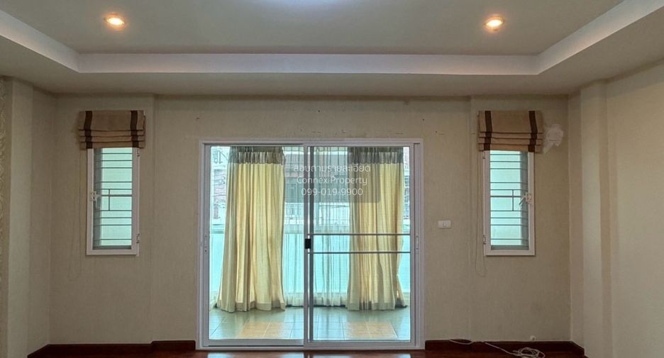 For rent 4 ベッドルーム townhouse in Bang Khen, Bangkok