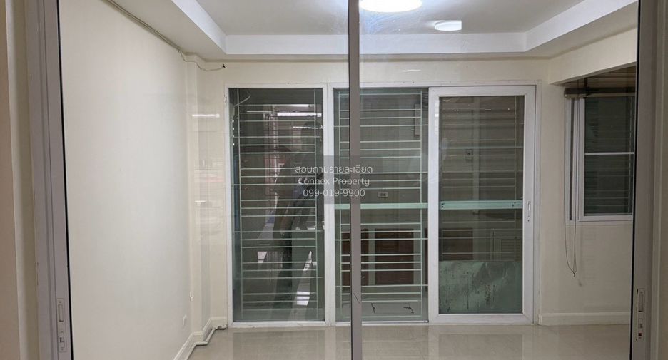 For rent 4 ベッドルーム townhouse in Bang Khen, Bangkok